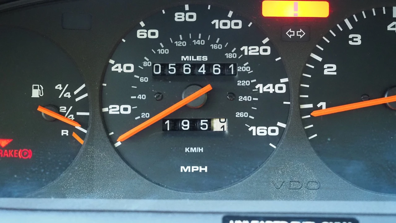 1989 Porsche 944 S2 - Image 6 of 15