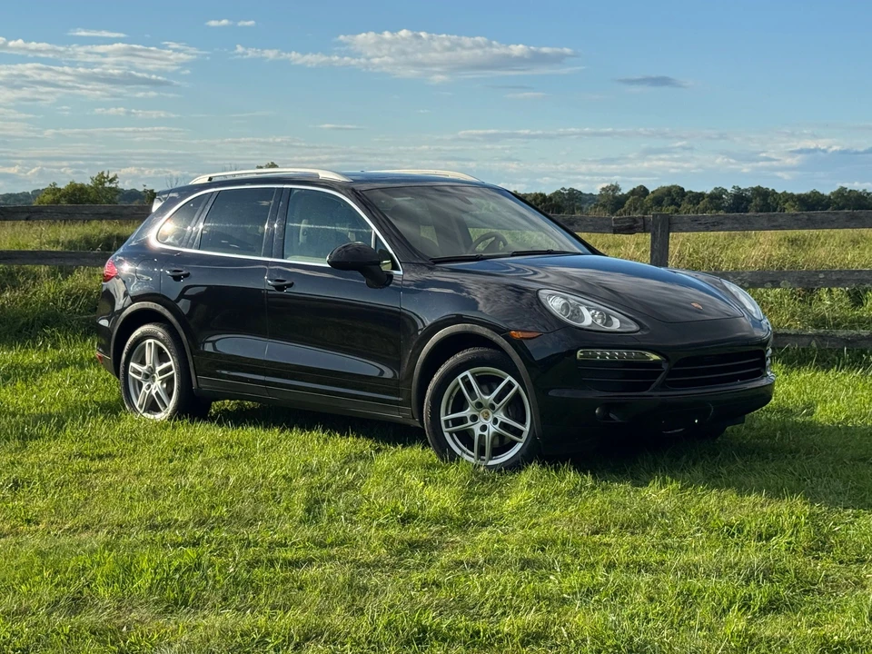 2011 Porsche 958 Cayenne - Image 2 of 27