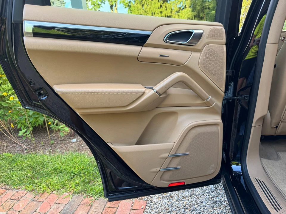 2011 Porsche 958 Cayenne - Image 15 of 27