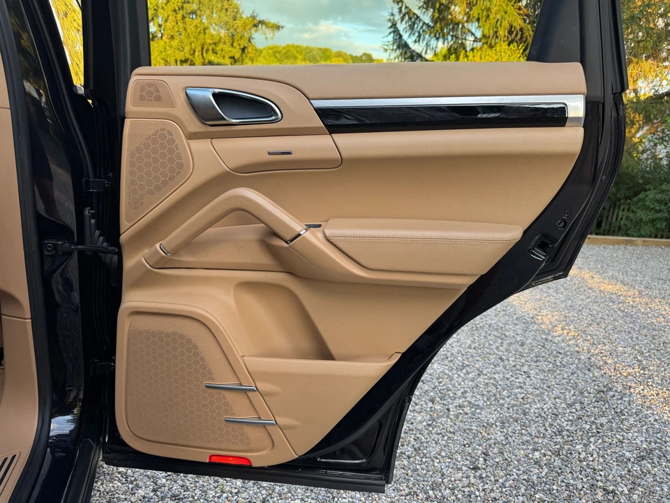 2011 Porsche 958 Cayenne - Image 16 of 27