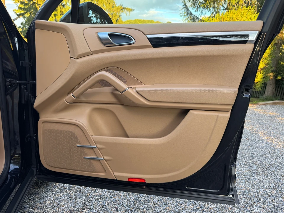 2011 Porsche 958 Cayenne - Image 14 of 27