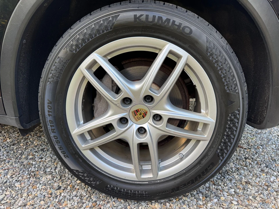 2011 Porsche 958 Cayenne - Image 25 of 27