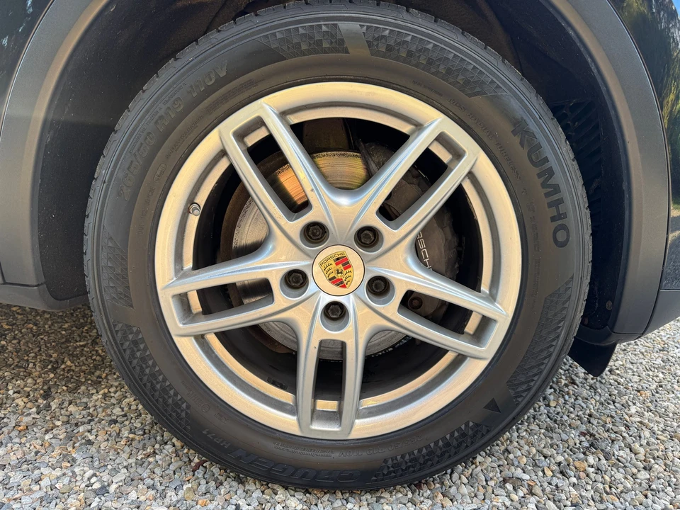 2011 Porsche 958 Cayenne - Image 24 of 27