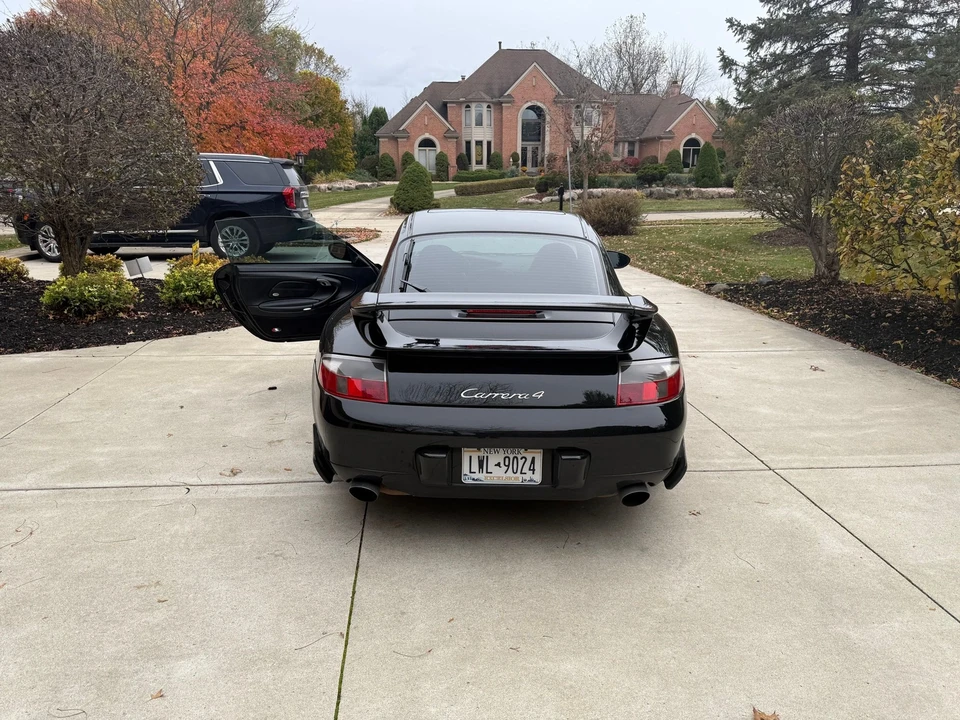 2001 Porsche 996 Carrera 4 - Image 6 of 20