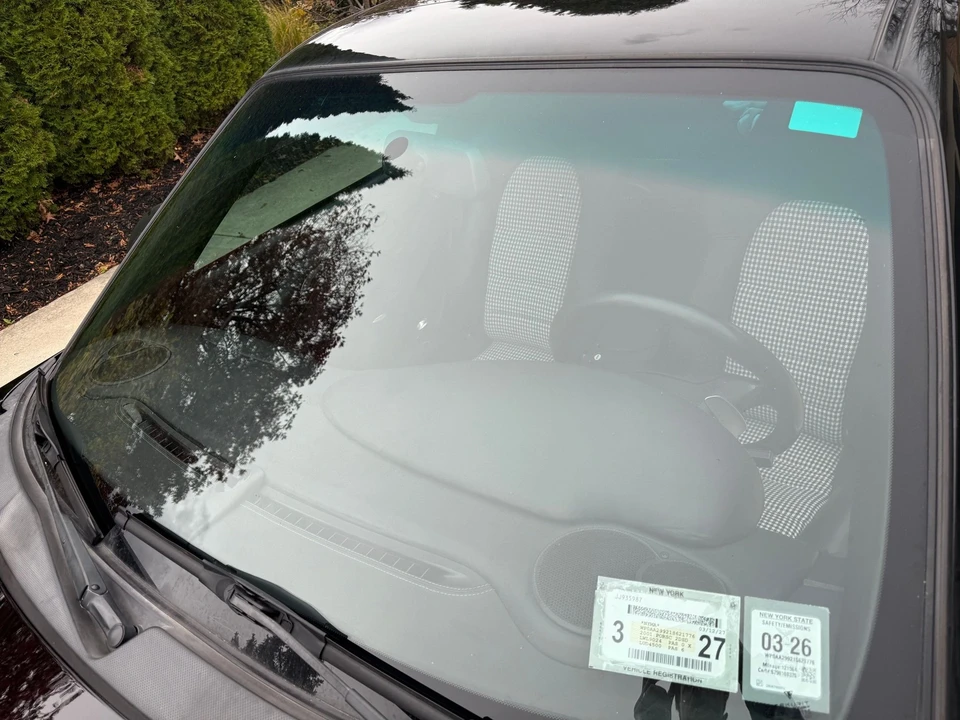 2001 Porsche 996 Carrera 4 - Image 10 of 20