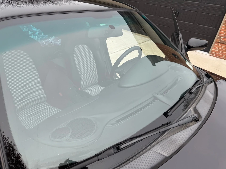 2001 Porsche 996 Carrera 4 - Image 11 of 20