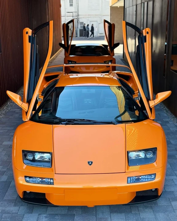 2001 Lamborghini Diablo VT - Image 2 of 10