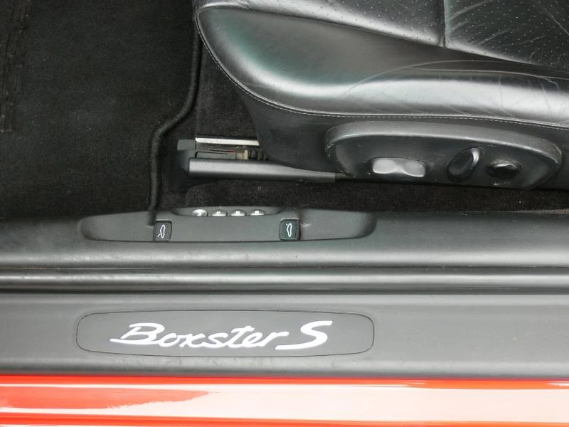 2001 Porsche 986 Boxster S - Image 9 of 31