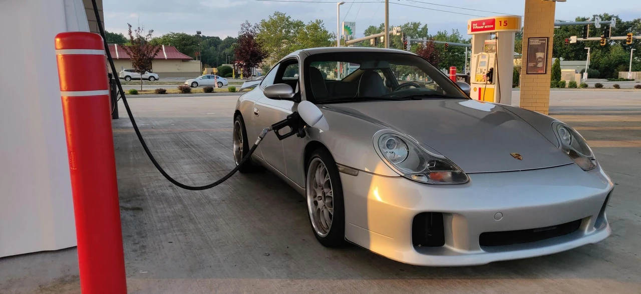 2001 Porsche 996 Carrera - Image 9 of 31