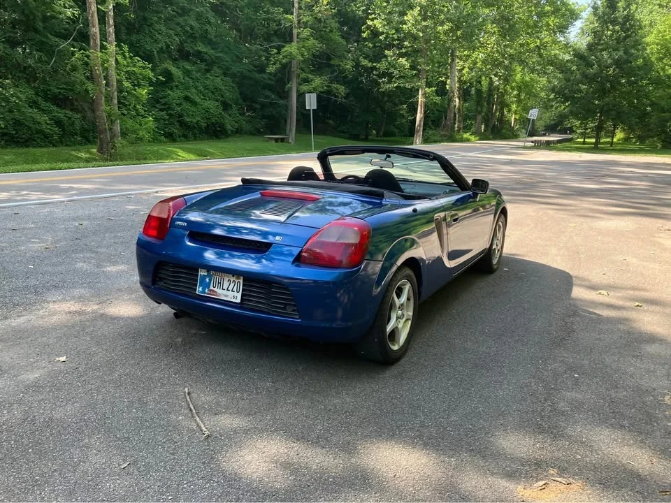 2001 Toyota MR2 Spyder/MR-S - Image 9 of 10