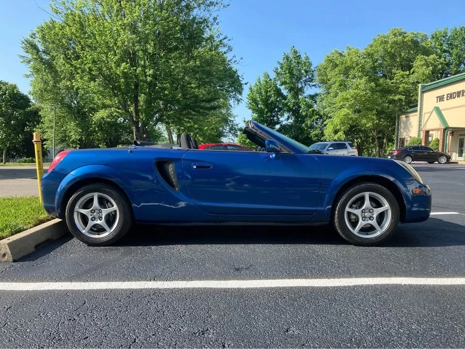 2001 Toyota MR2 Spyder/MR-S - Image 8 of 10