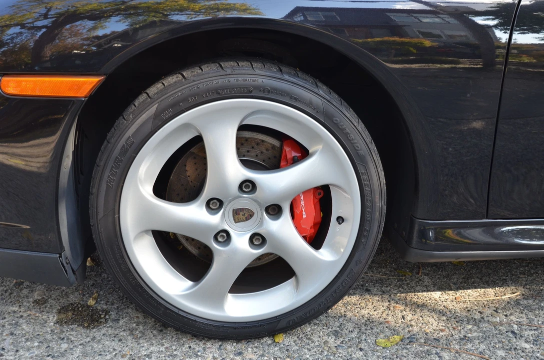 2002 Porsche 996 Carrera 4S - Image 22 of 31