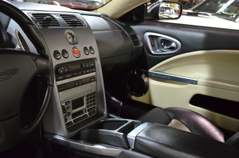 2003 Aston Martin Vanquish 1st Gen - Image 8 of 10