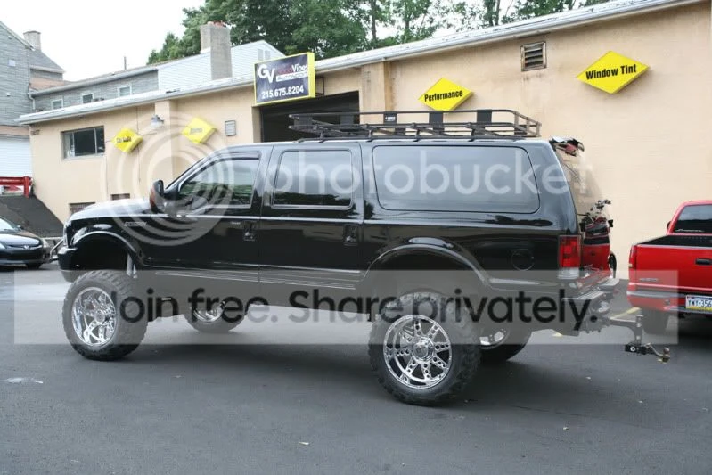 2004 Ford Excursion - Image 2 of 12