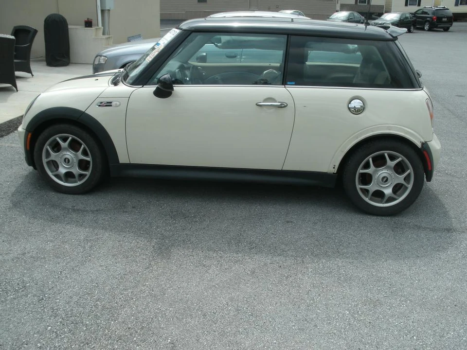 2004 Mini Mini Cooper S 1st Gen - Image 13 of 16
