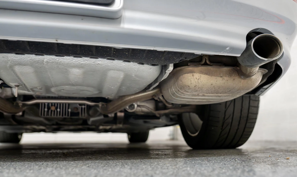 2005 BMW E63/E64 645Ci & 650i - Image 15 of 17