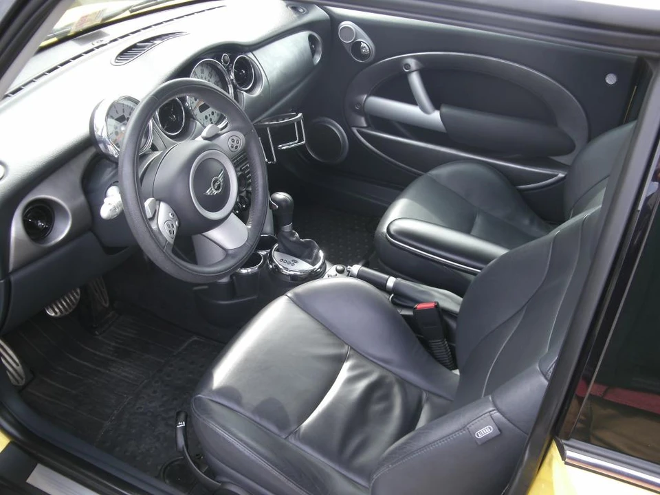 2005 Mini Mini Cooper S 1st Gen - Image 15 of 18