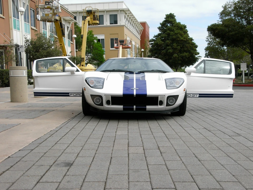 2005 Ford GT 1st Gen - Image 2 of 5