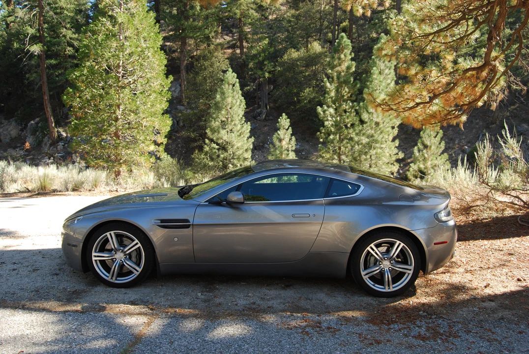 2009 Aston Martin V8 Vantage (2006-2017) - Image 6 of 7