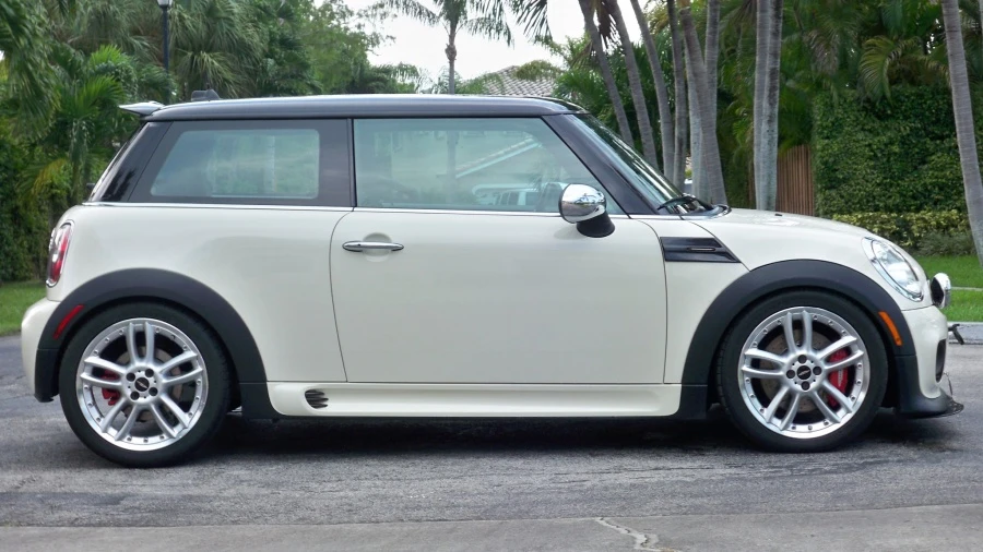 2009 Mini Mini John Cooper Works 2nd Gen - Image 2 of 4