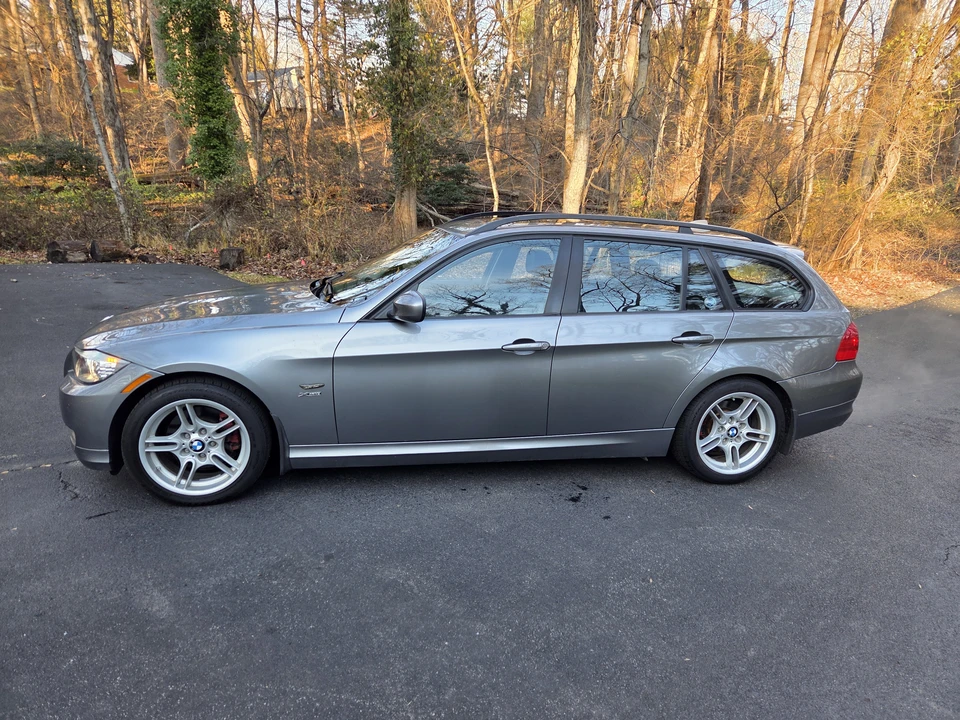 2010 BMW E91 3 Series Touring - Image 2 of 21