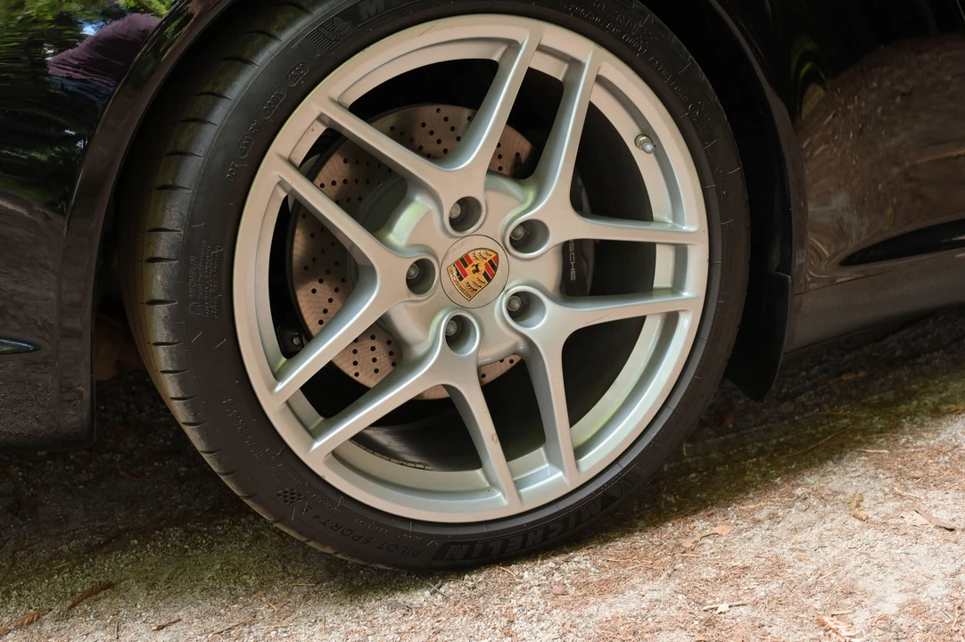 2010 Porsche 997 Carrera - Image 16 of 31