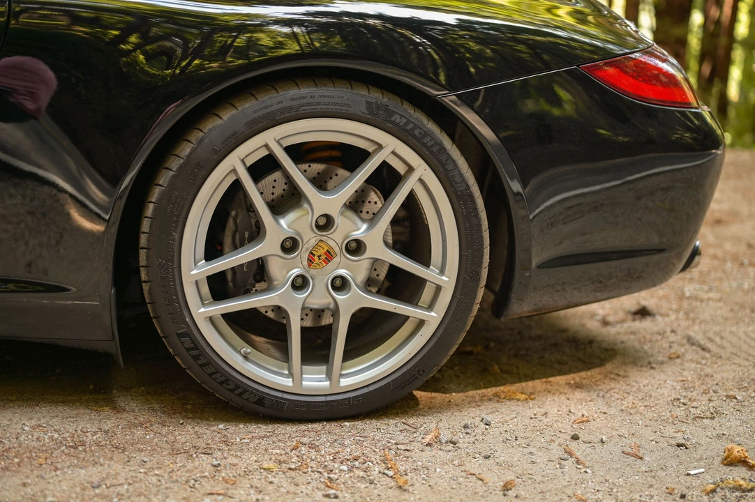 2010 Porsche 997 Carrera - Image 15 of 31