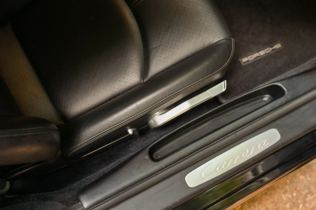 2010 Porsche 997 Carrera - Image 27 of 31