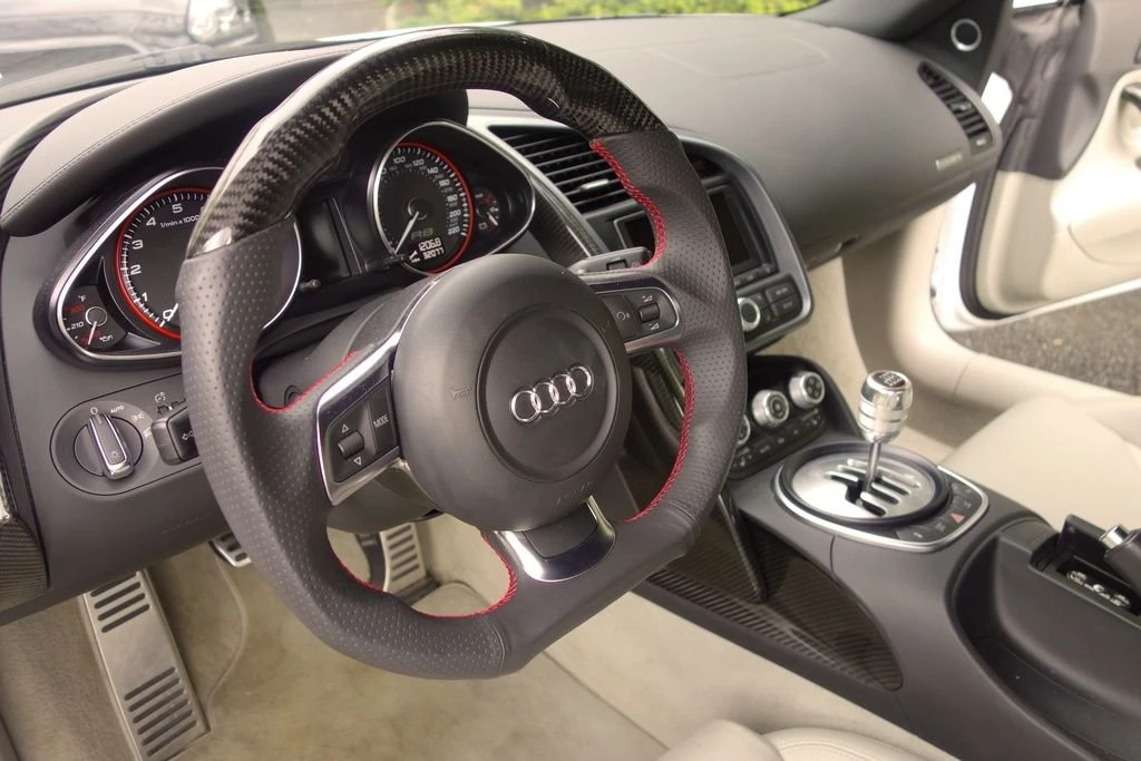 2010 Audi 42 R8 - Image 8 of 10