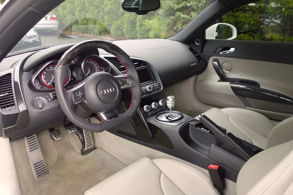 2010 Audi 42 R8 - Image 9 of 10