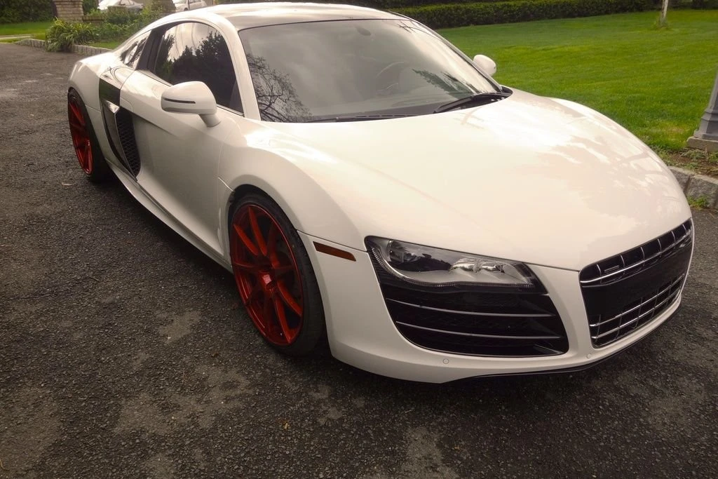 2010 Audi 42 R8 - Image 2 of 10