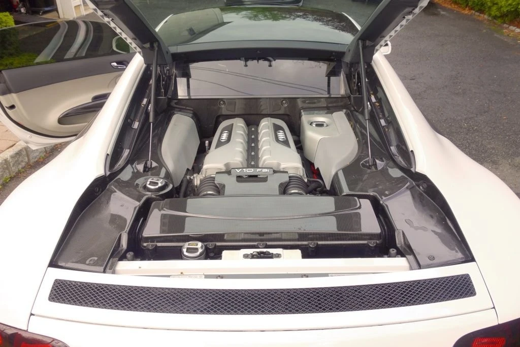2010 Audi 42 R8 - Image 10 of 10