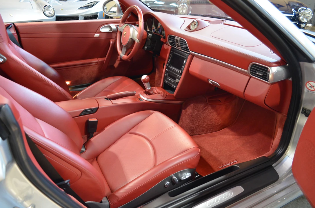 2010 Porsche 997 Turbo - Image 9 of 9