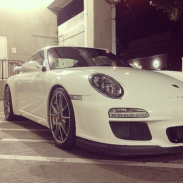 2010 Porsche 997 GT3 - Image 2 of 2