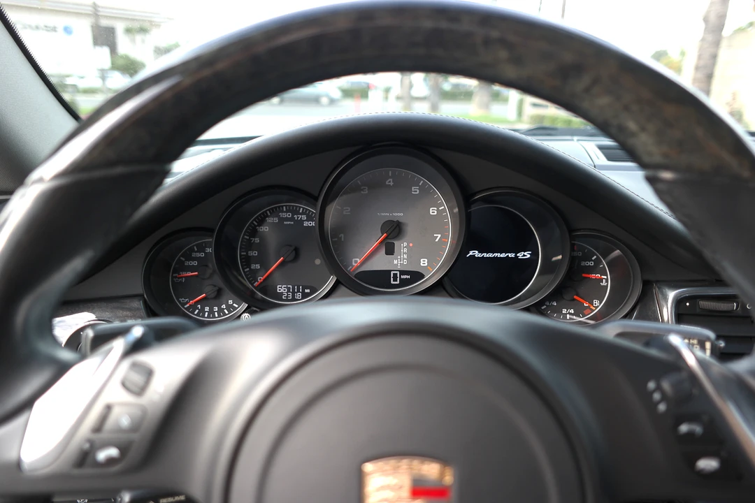 2010 Porsche 970 Panamera 4S - Image 9 of 10