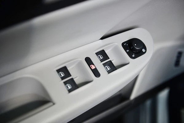 2010 Volkswagen Passat - Image 16 of 20