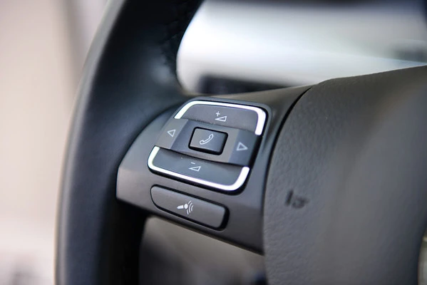 2010 Volkswagen Passat - Image 17 of 20