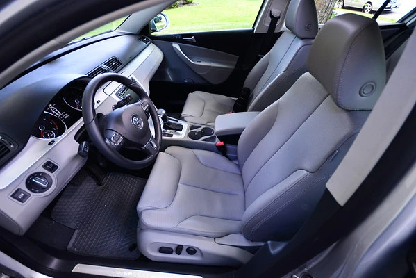 2010 Volkswagen Passat - Image 11 of 20