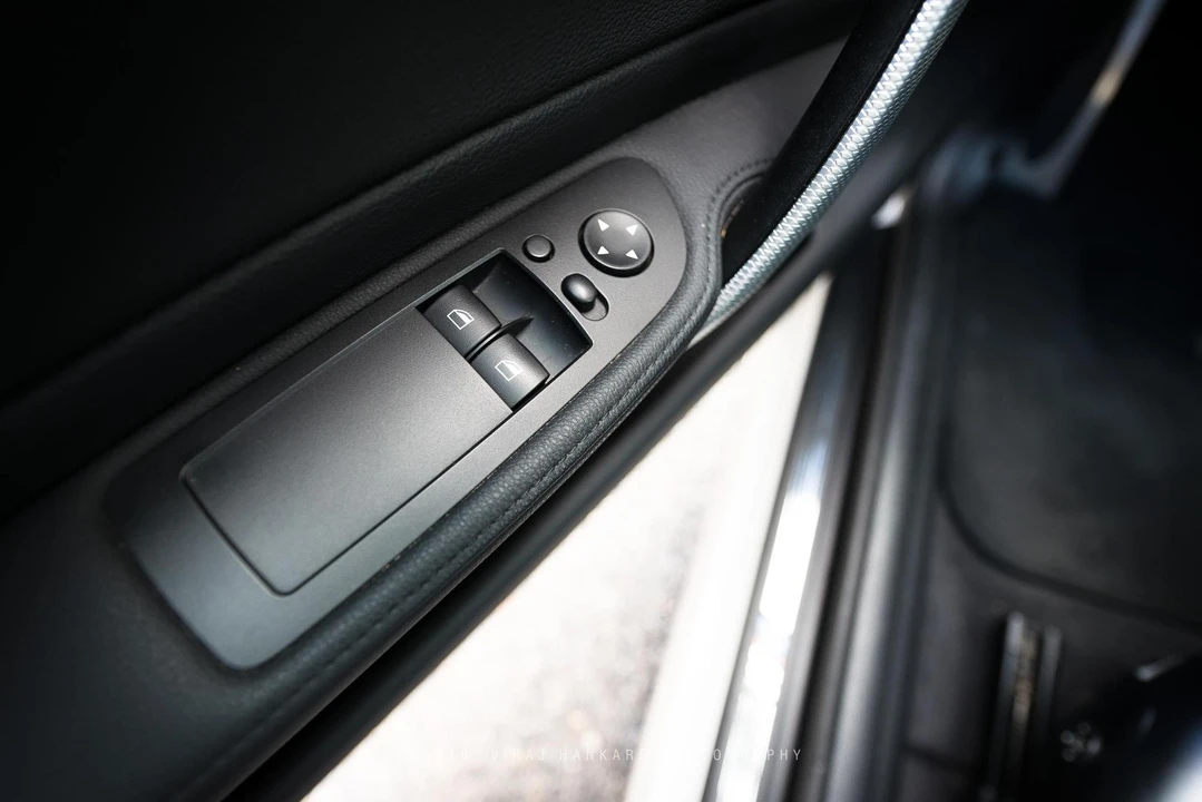 2011 BMW E82 135i & 135is - Image 17 of 26