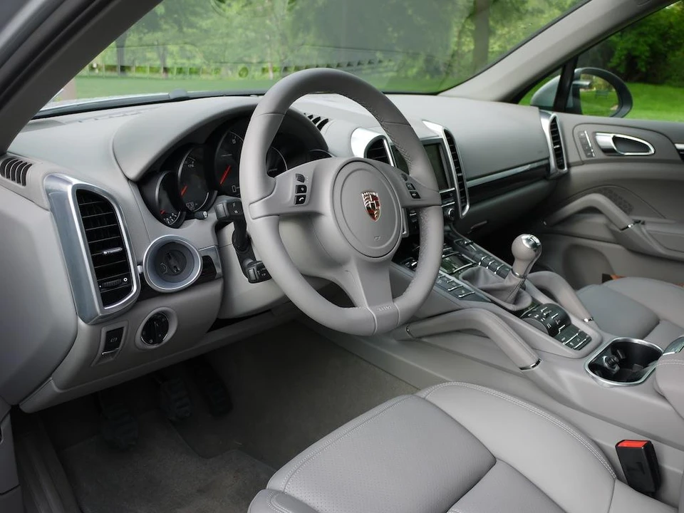 2011 Porsche 958 Cayenne - Image 2 of 2