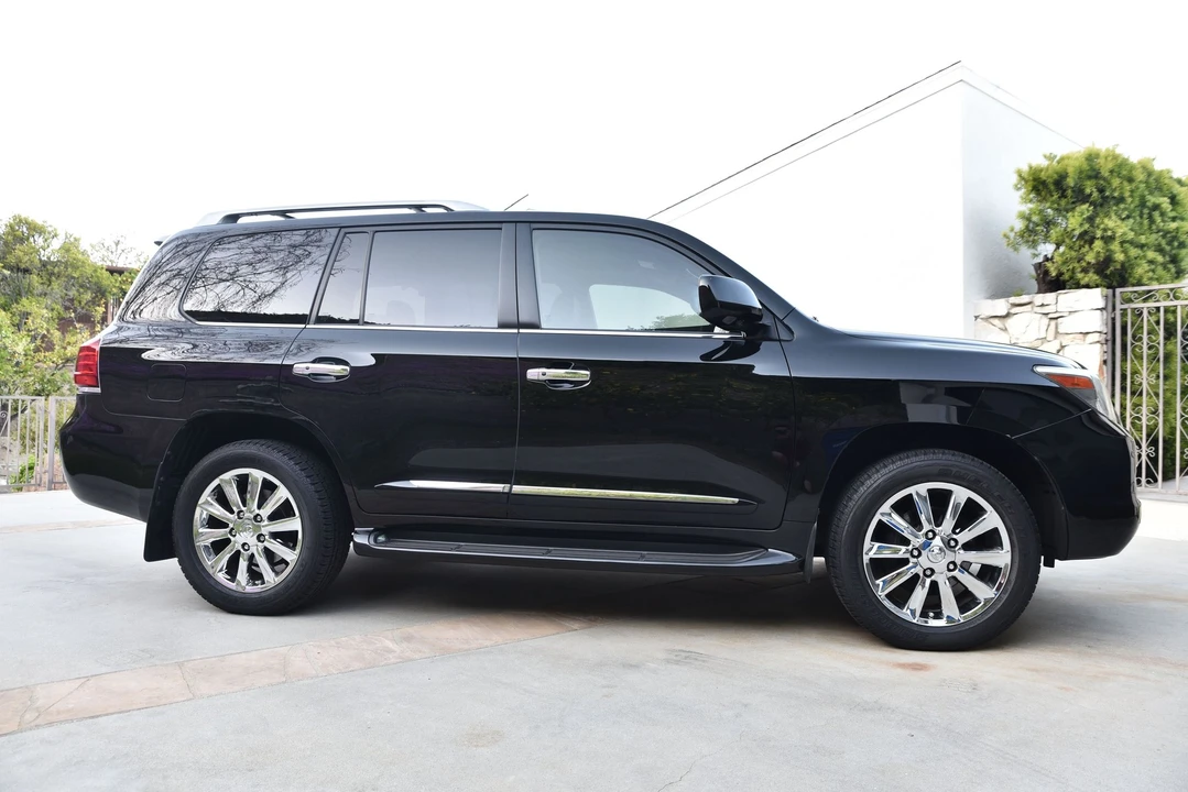 2011 Lexus LX 3rd Gen - Image 5 of 12