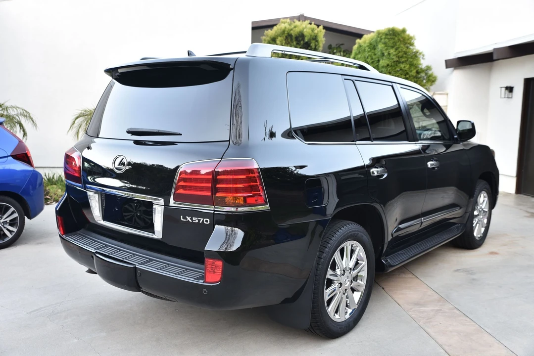 2011 Lexus LX 3rd Gen - Image 6 of 12