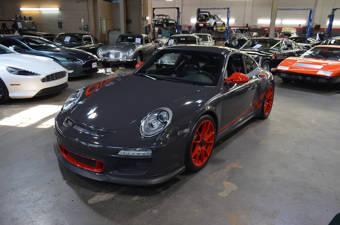 2011 Porsche 997 GT3 RS - Image 2 of 10