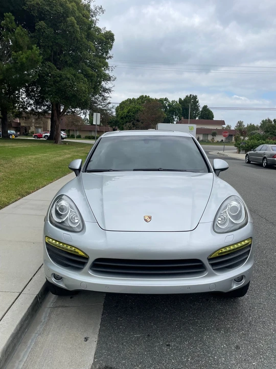 2012 Porsche 958 Cayenne S - Image 2 of 8