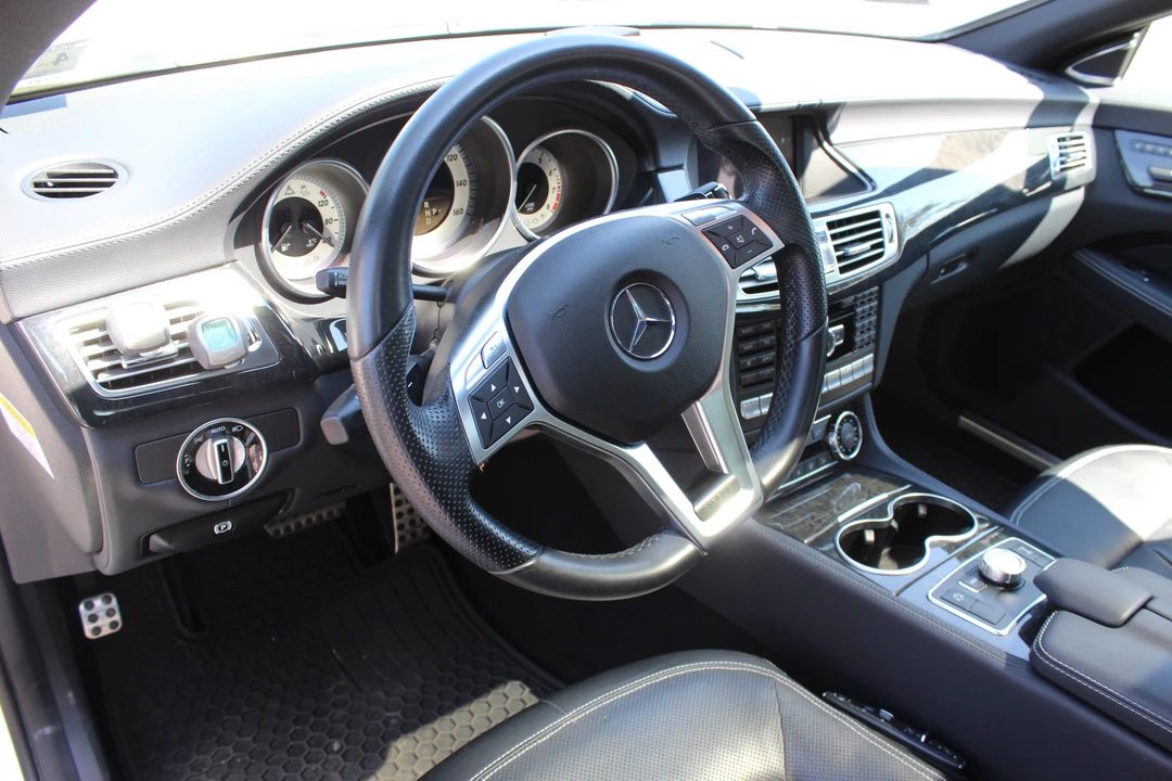 2012 Mercedes-Benz C218 CLS-Class - Image 5 of 8