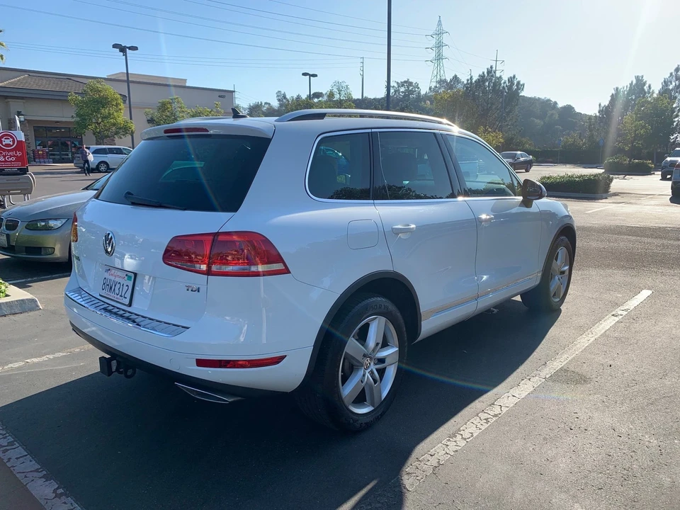 2012 Volkswagen Touareg - Image 3 of 18