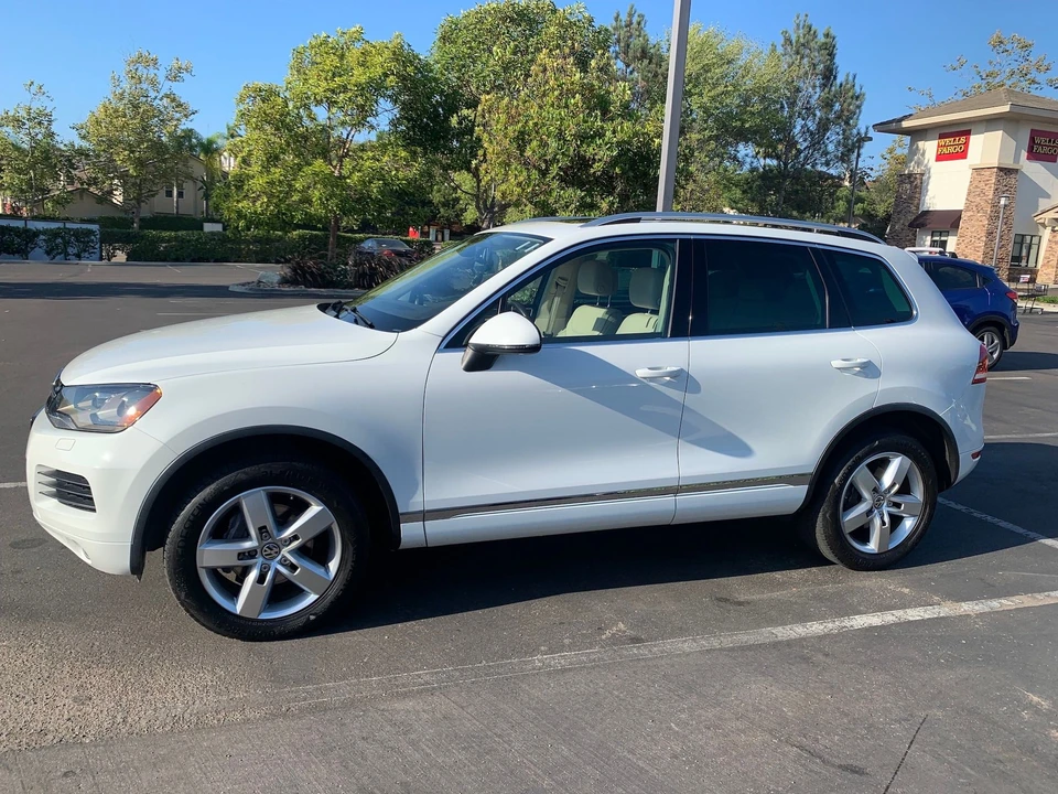 2012 Volkswagen Touareg - Image 5 of 18