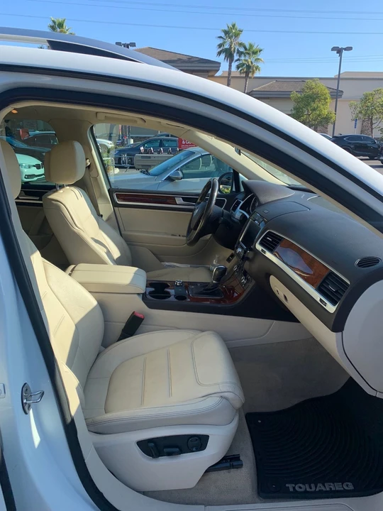 2012 Volkswagen Touareg - Image 13 of 18