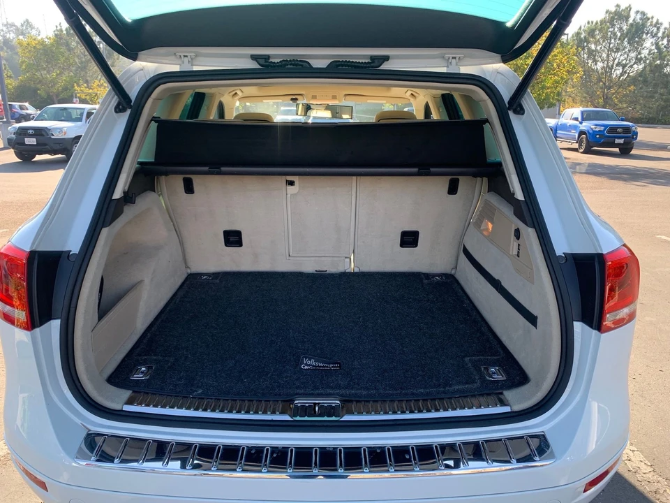 2012 Volkswagen Touareg - Image 15 of 18