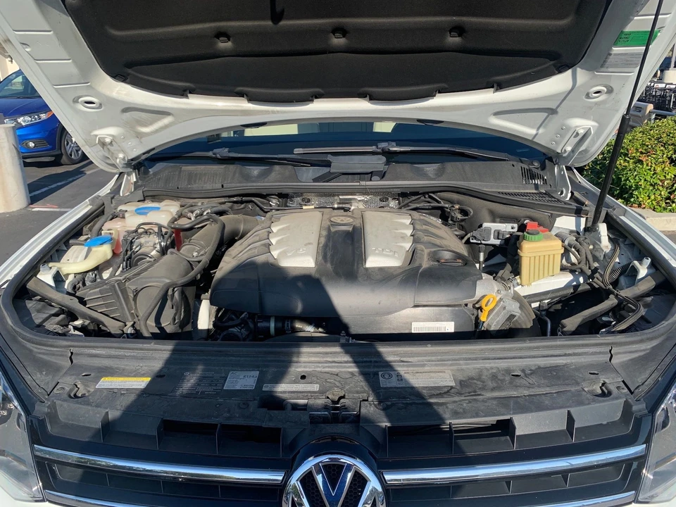 2012 Volkswagen Touareg - Image 16 of 18